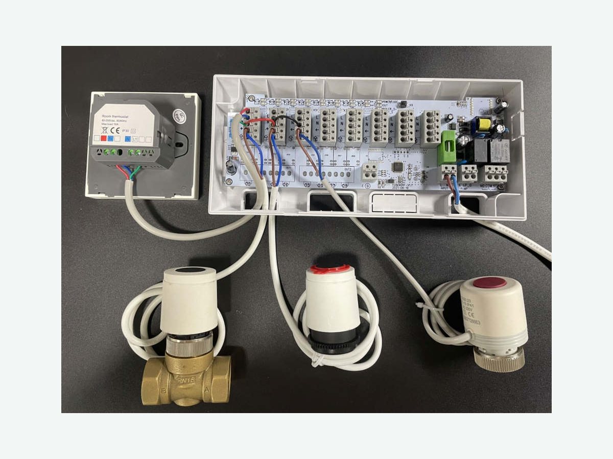 Eight-zone control box internal structure