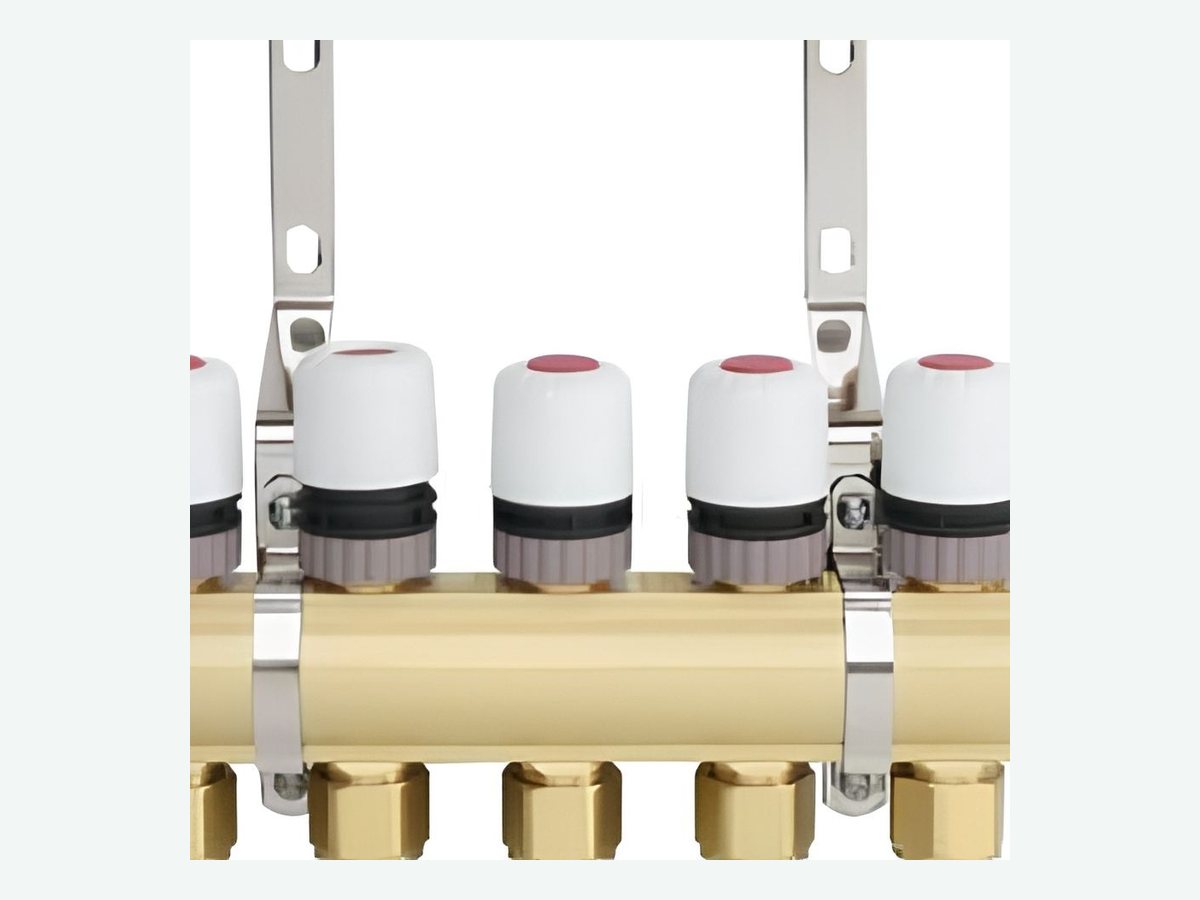 Flexible brass manifold outlet and actuator detail
